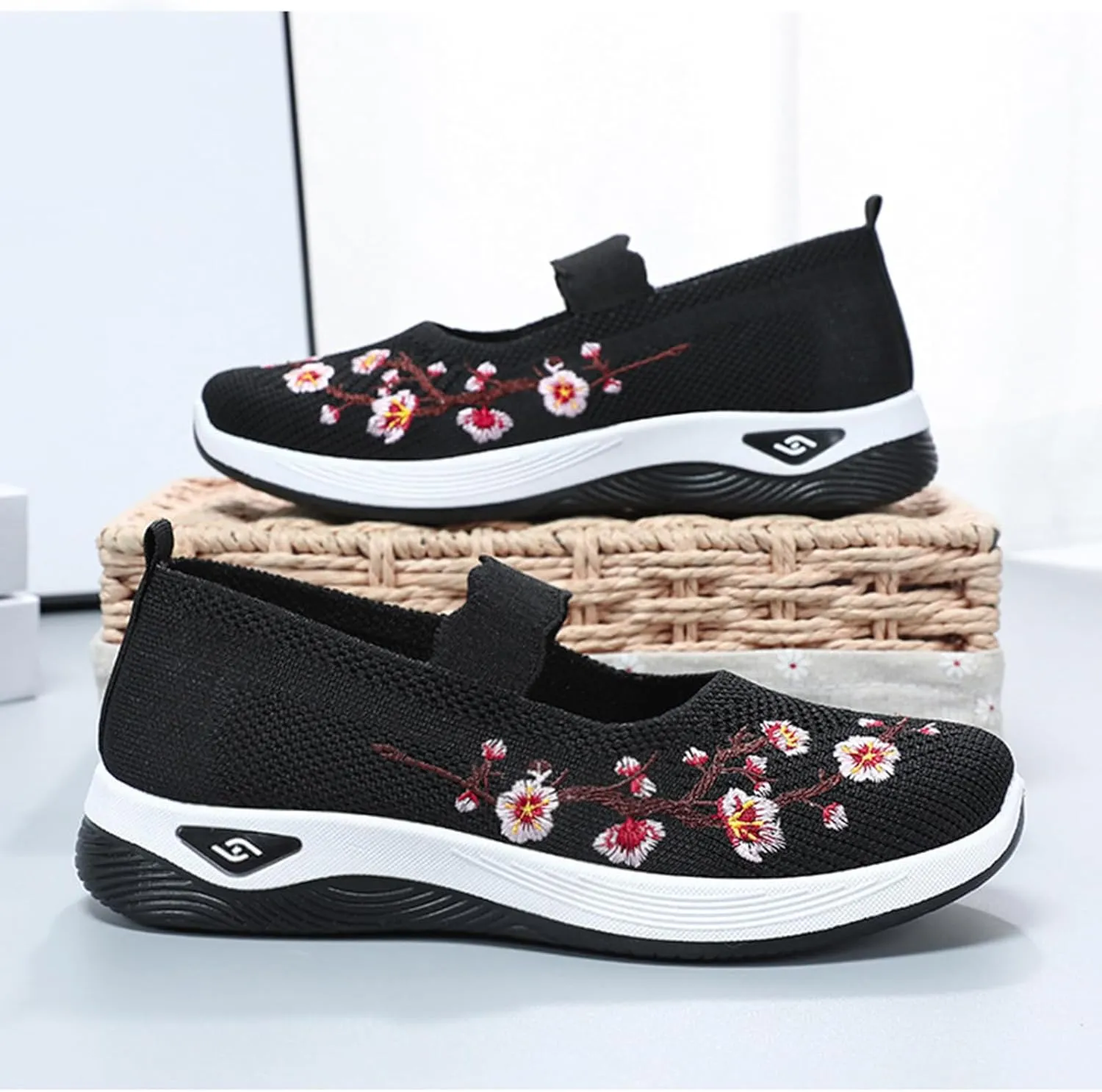 ZWRXW Womens Barefoot Walking Shoes Arch Support Orthopedic Shoe Extra Wide Toe Box Healthy & Non-Slip Diabetic Shoes Mesh Up Footwear with Adjustable Strap for Indoor Outdoor
